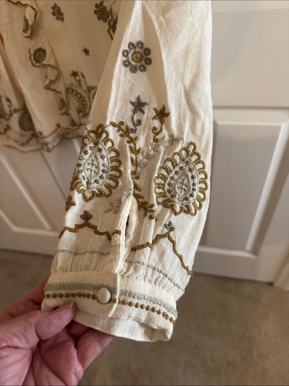 Zara Cream Embroidered Ruffle Neck Blouse NEW - Picture 5 of 10
